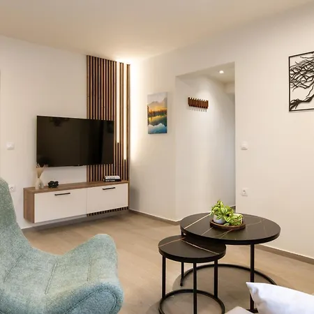 Nouvelles Roses 1 Apartament *